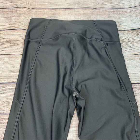 ❗️SOLD❗️Under Armour Gray Heatgear Compression Leggings - Picture 7 of 12